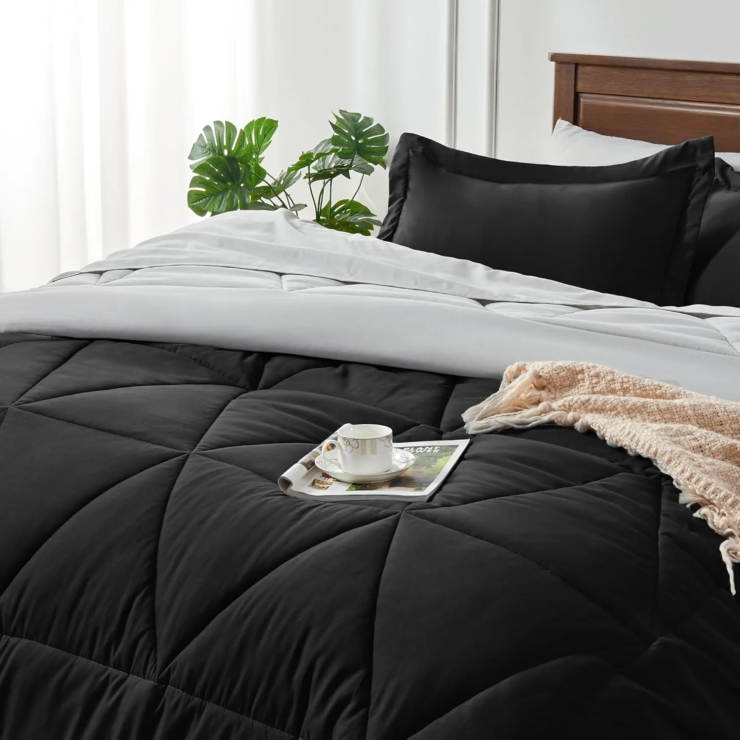 BEDELITE Queen Comforter Set 7 Pieces Bed in A Bag - Soft Microfiber Reversible Black Bed Set with Comforters, Sheets, Pillowcases & Shams, Cozy Luxury Bedding Sets for All Season