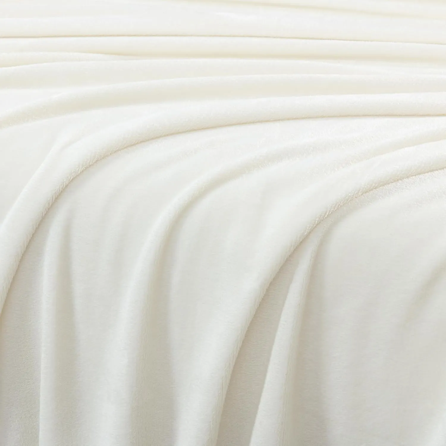 Chezmoi Collection Extra Soft Fleece Sheet Set California King, Microplush Non-Pilling Velvety Bed Sheet, Deep Pocket - Lightweight All Season Warmth, California King, Dove White