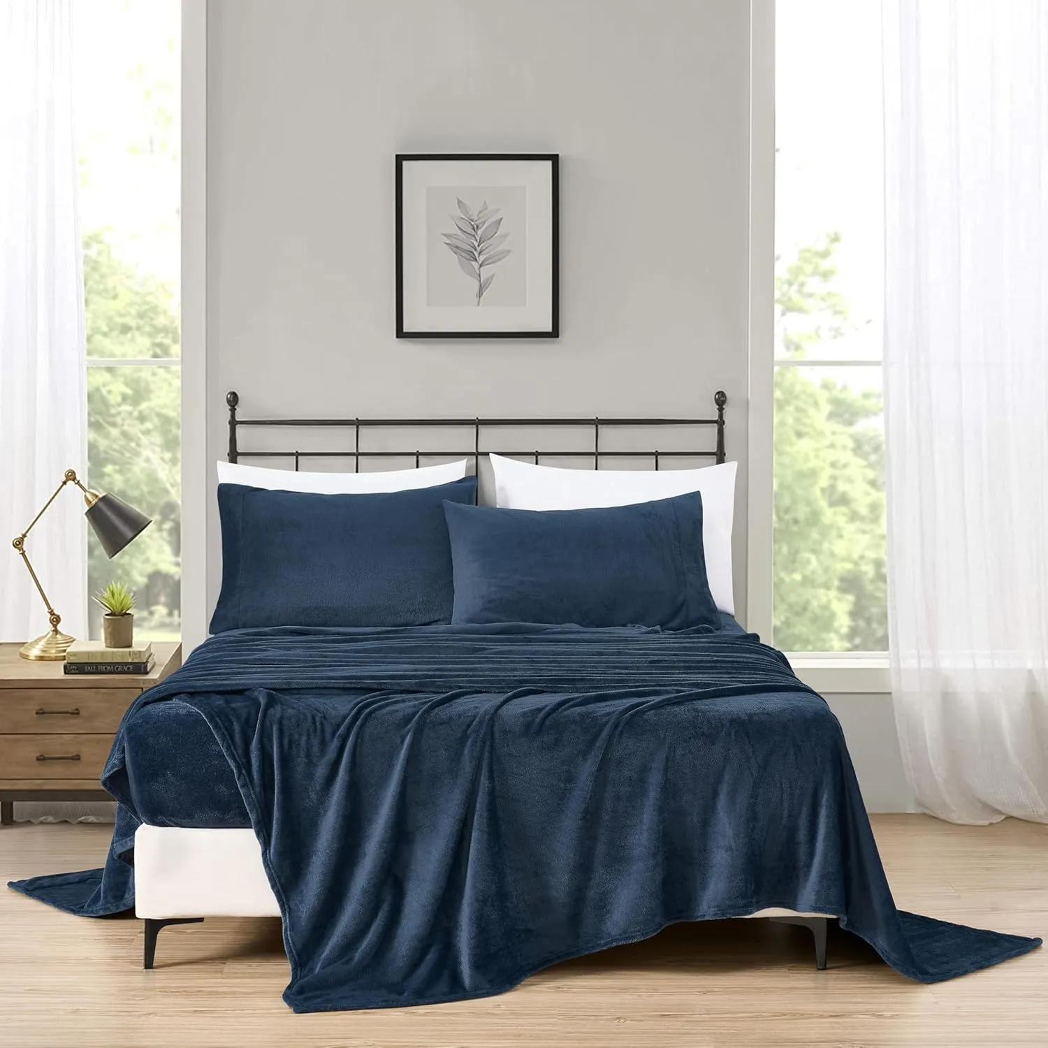 Chezmoi Collection Extra Soft Fleece Sheet Set California King, Microplush Non-Pilling Velvety Bed Sheet, Deep Pocket - Lightweight All Season Warmth, California King, Navy Blue