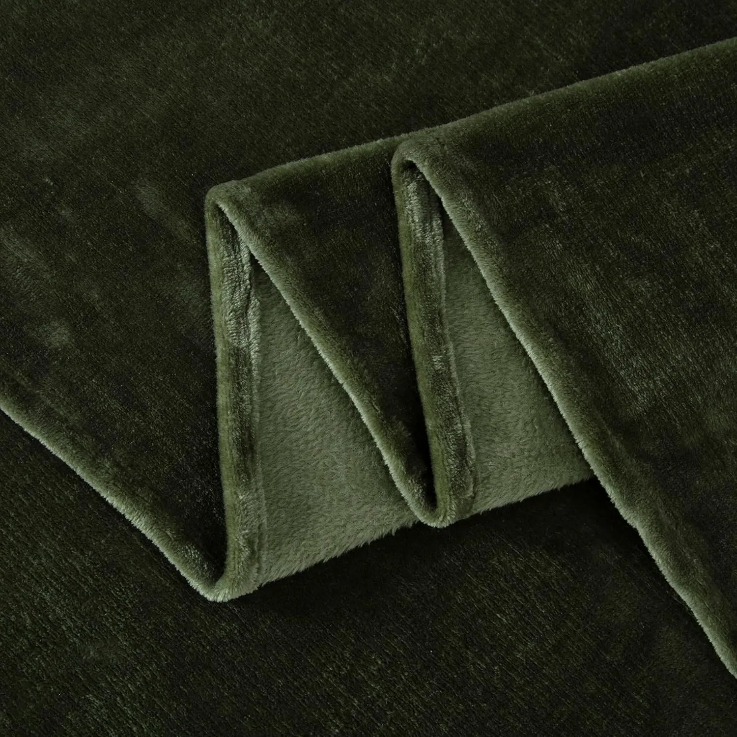 Chezmoi Collection Extra Soft Fleece Sheet Set Queen, Microplush Non-Pilling Velvety Bed Sheet, Deep Pocket - Lightweight All Season Warmth, Queen, Olive Green