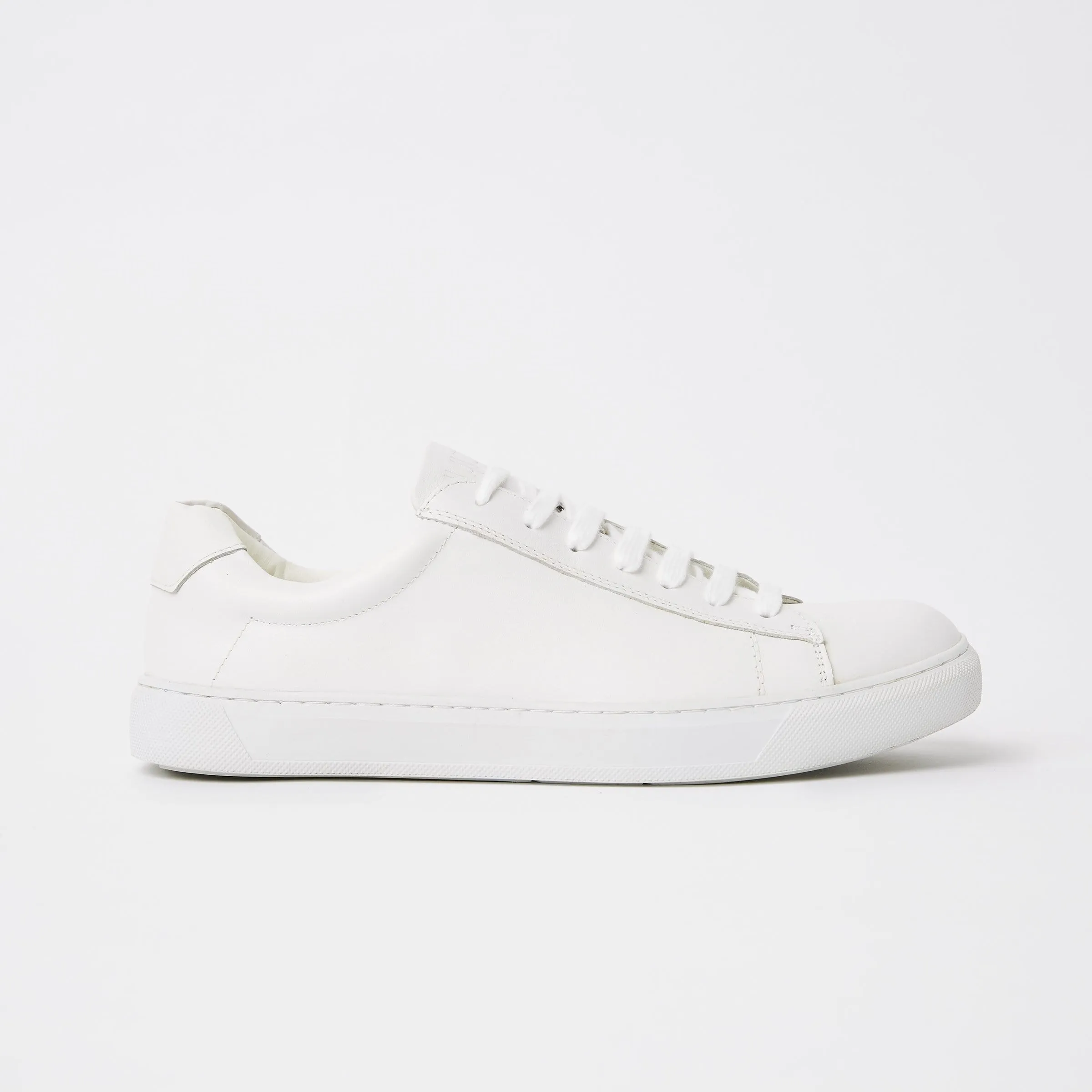 Mavericks cooper sneaker in white