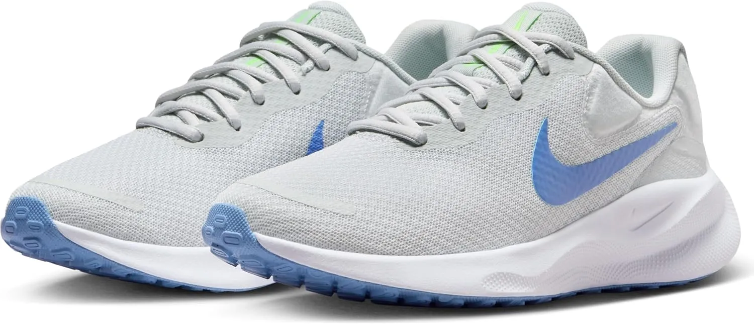 NIKE Women's Sneaker