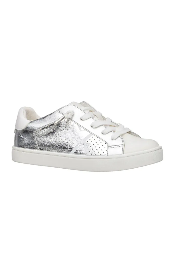 NINA FALLON IN WHITE CRINKLE