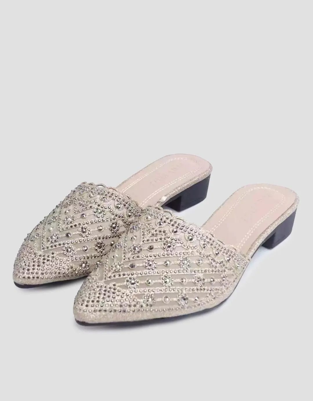 Peter Keiza Sandal Bustong Pesta Wanita