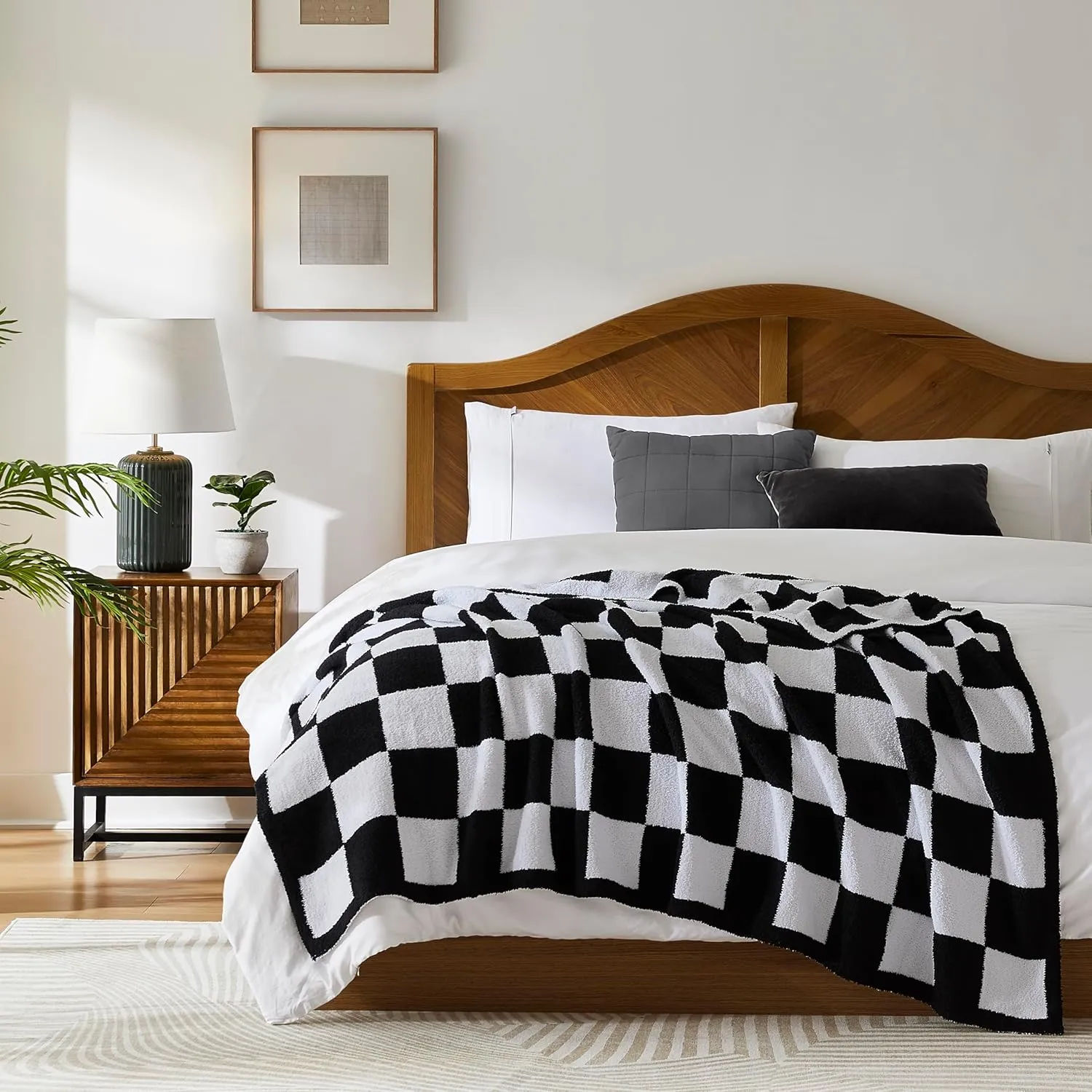 R.SHARE Black and White Checkered Throw Blanket 50x70 Inch Reversible, Microfiber Soft Comfy Cozy Lightweight Fluffy Fuzzy Warm Cute Checkerboard Plaid for Couch Sofa Chair Bed Home