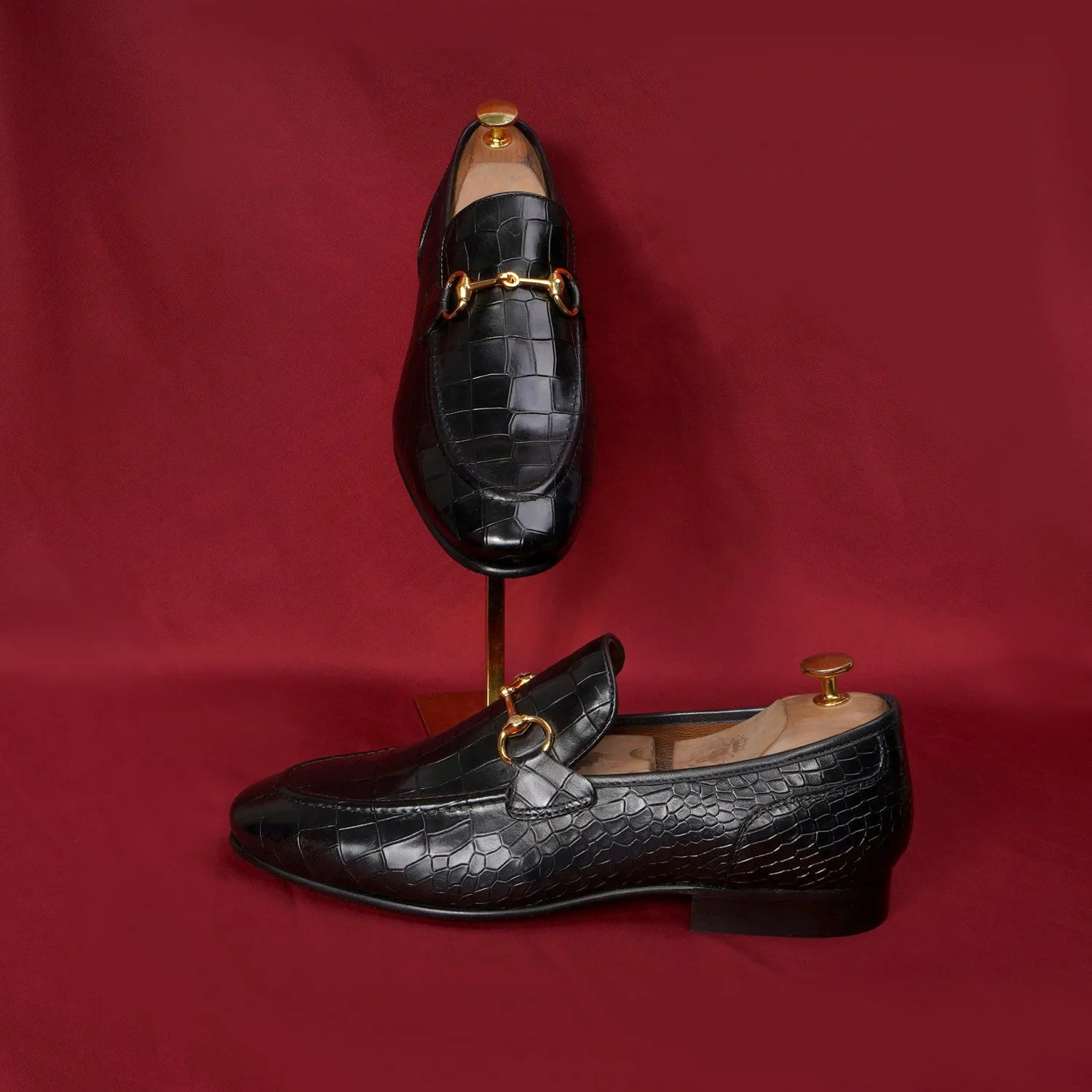 Sleek Deep Cut Croco With Horsebit Detailing Men's Loafer