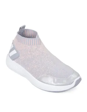 SLIP ON GIRLS