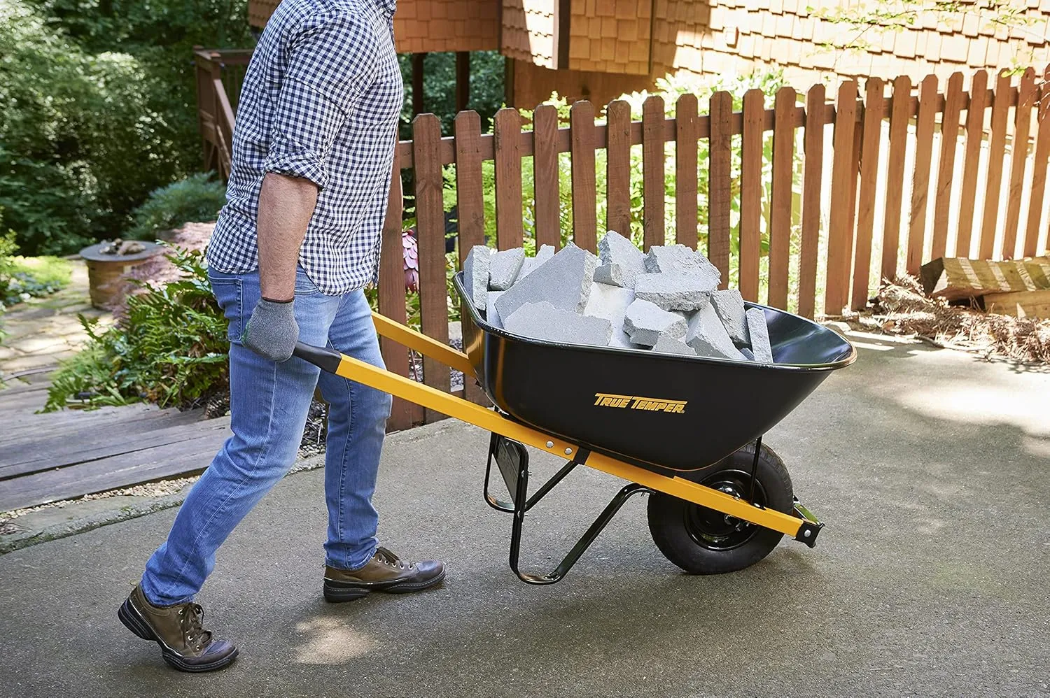 True Temper R6STFFEC 6 Cu. Ft Steel Tray Wheelbarrow with Never Flat Tire & Steel Handles, Black