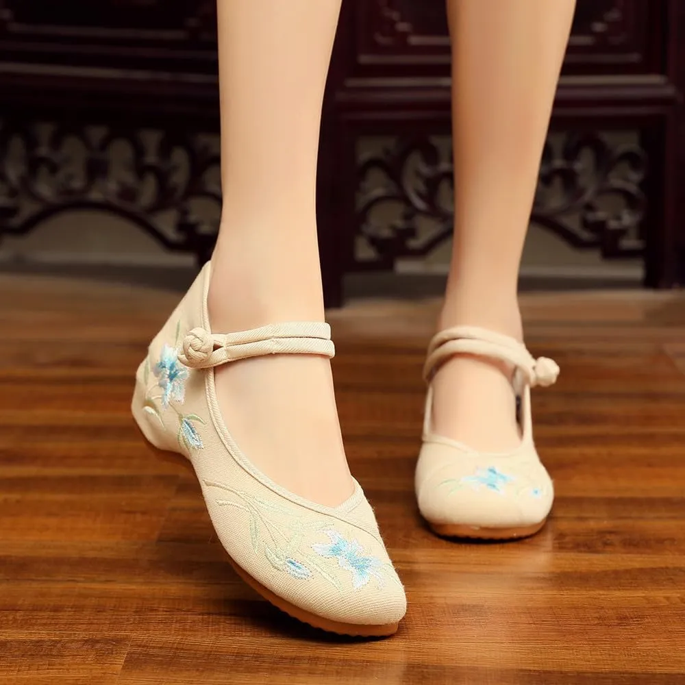 Women's Floral Embroidered Buckle Flat Shoes Handmade Flower Embroidery Round Toe Dress Mary Jane Shoes Cheongsam Shoes