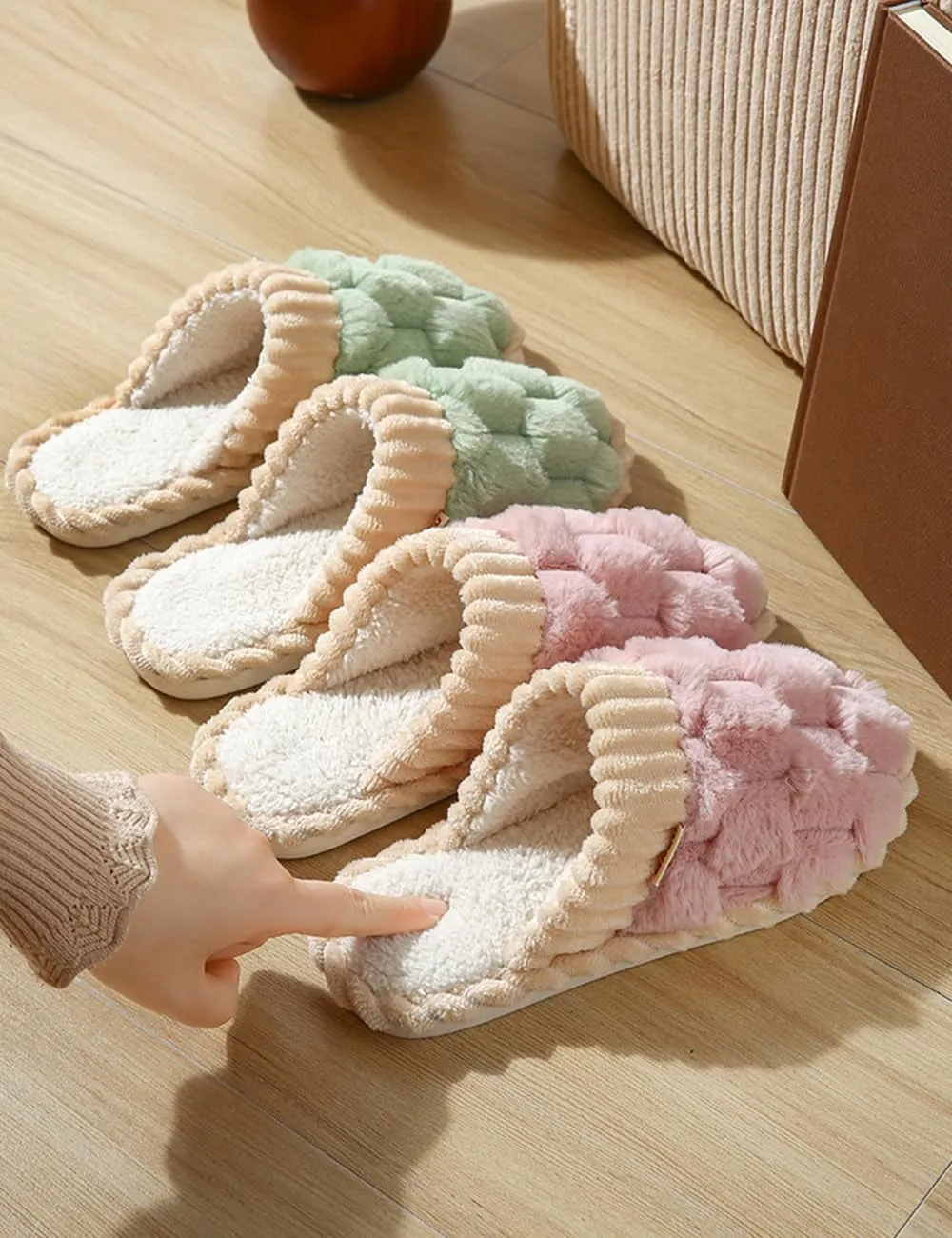 Women's Fuzzy Plush Slippers - Soft, Warm, and Cozy Indoor Slip-Ons with Non-Slip Sole for Home and Lounge Wear