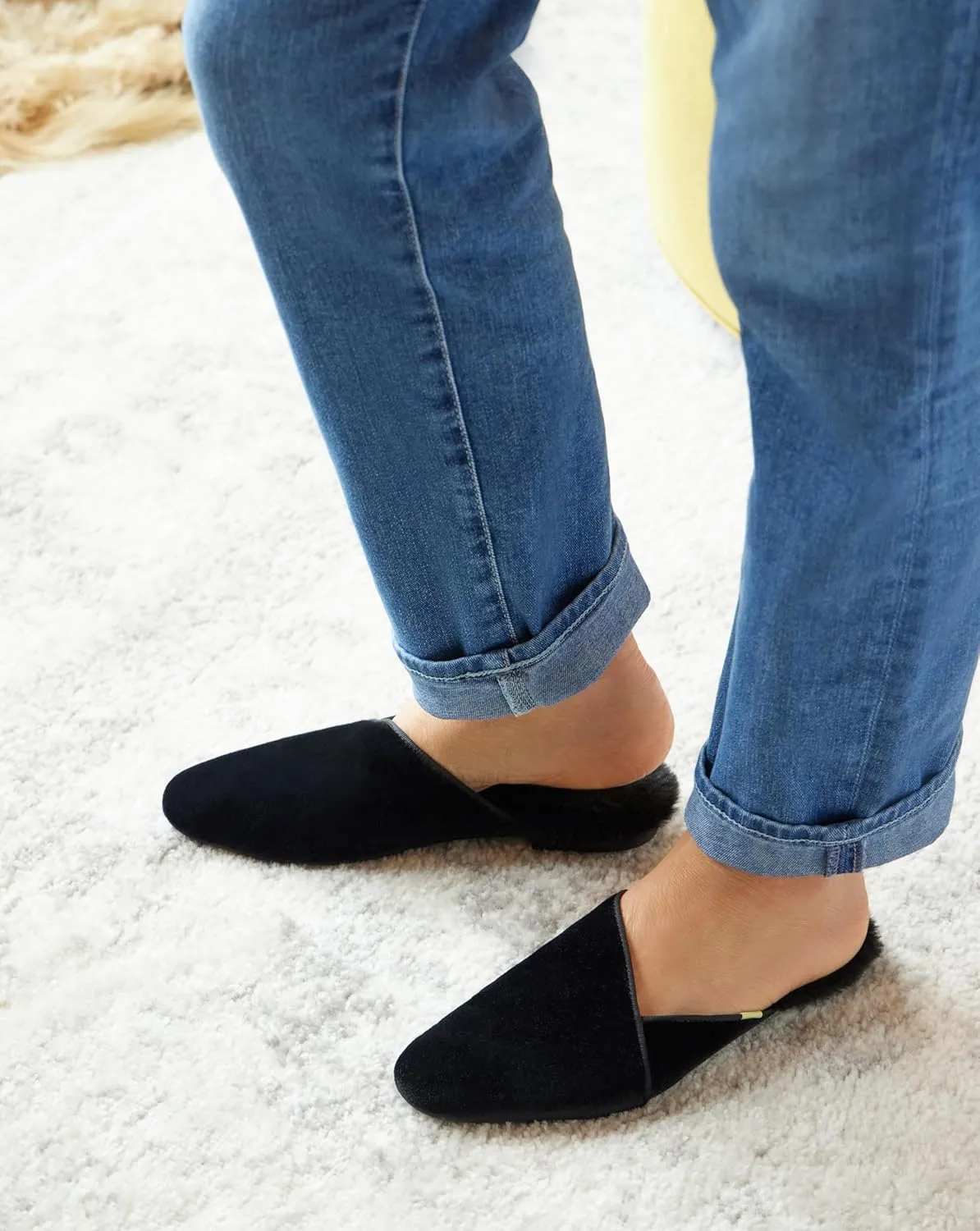 Women’s Slippers – Stylish Indoor Outdoor House Slippers with Arch Support, Memory Foam Cushion, Faux Fur Lining – Anti-Slip Sole, Comfortable & Machine Washable.