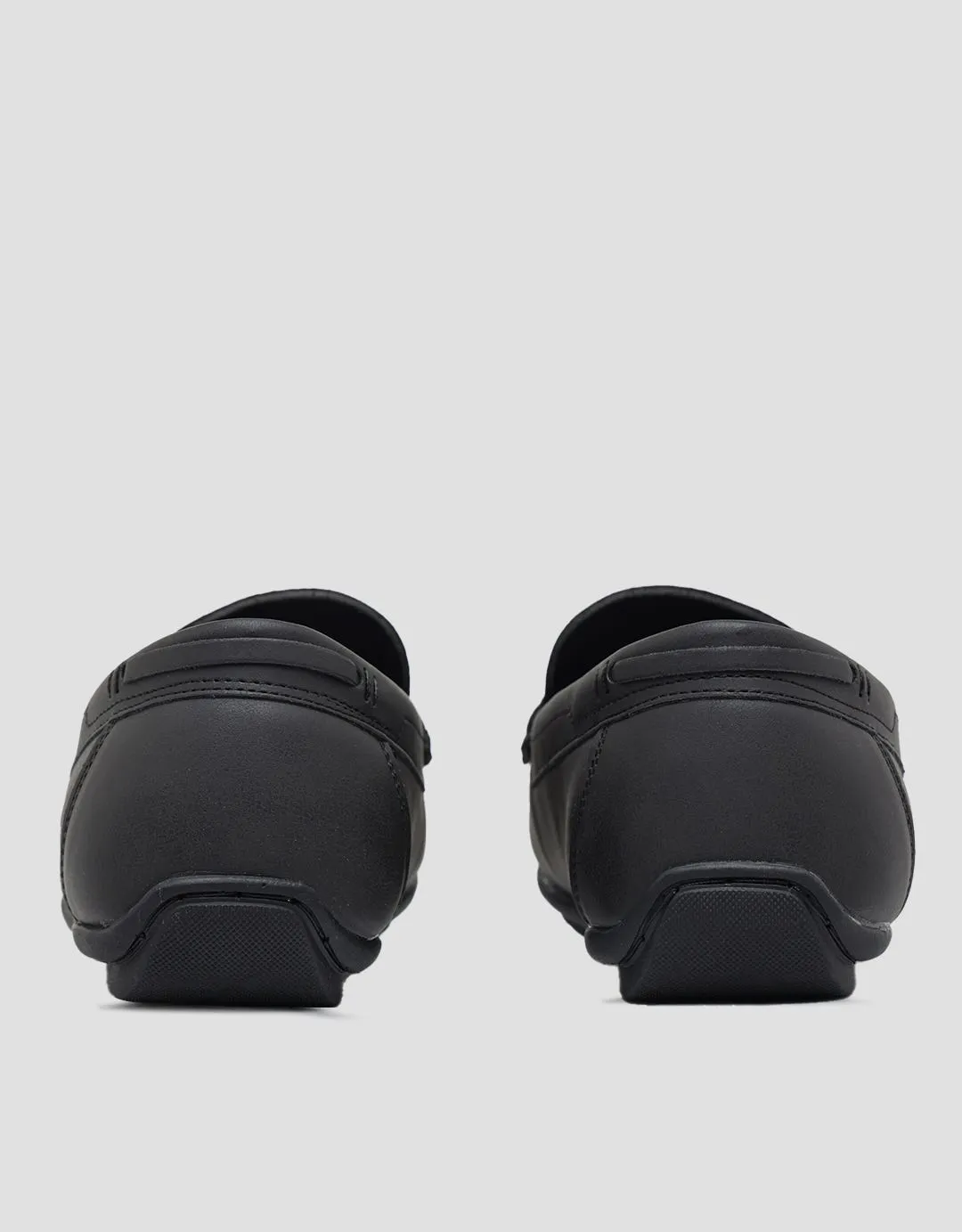 Yongki Komaladi Sepatu Mucasin Men Formal Look